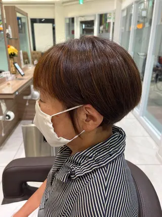 カラー 伊佐 愛のヘアスタイル