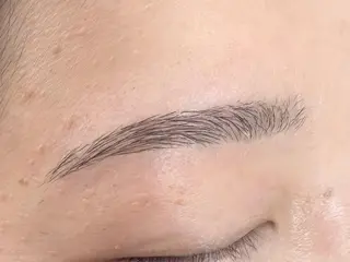 アイブロウ 𝒆𝒊𝒈𝒉𝒕 AIのマツエク・マツパデザイン