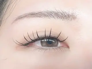 マツエク・マツパ FLY NAIL&Eyelash Salon 梅田店所属・YUKI FUKUMARUのマツエク・マツパデザイン