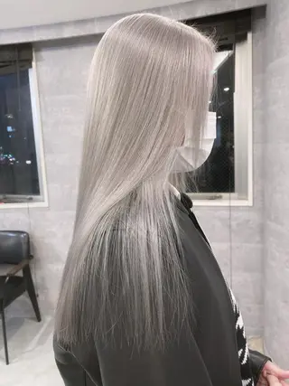 セミロング カラー 塩川 和弥のヘアスタイル