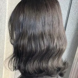 ミディアム Beleza原宿所属・MOMO艶髪 🩵モテカラーのヘアスタイル