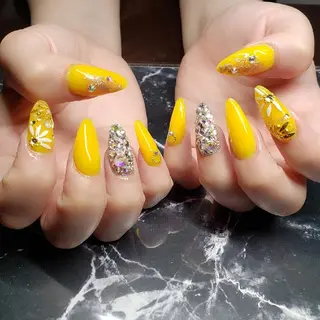 ネイル セミロング クロキ 。のネイルデザイン