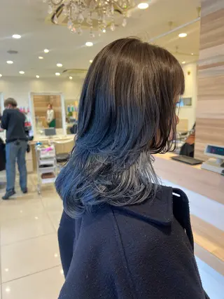 セミロング ダブルカラー🌷✨ 守屋紗希のヘアスタイル