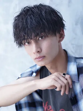 パーマ メンズ SALOWIN新宿三丁目所属・新宿/新宿三丁目 メンズハイライト梶原のヘアスタイル