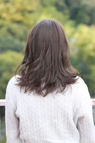 セミロング カラー Viage （ビアージュ）のヘアスタイル
