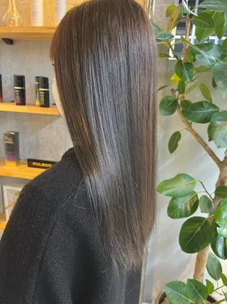 セミロング カラー ハイトーンカラ ー/小川のヘアスタイル