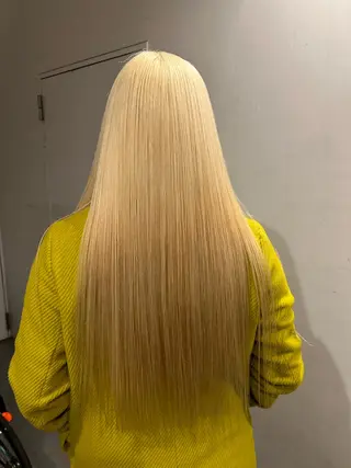 ロング カラー hen所属・心斎橋/レイヤー/ ブリーチ/モエのヘアスタイル