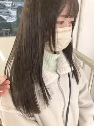 ロング roka ノゾミのヘアスタイル