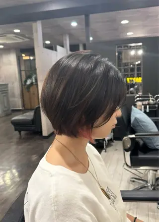 ショート XELVE所属・レイヤーカット特化 💜SARIのヘアスタイル