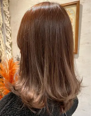 カラー イシイ ハルナ 🤍のヘアスタイル