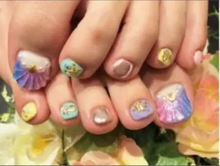 ネイル Nest 岩崎のネイルデザイン