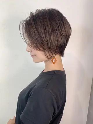 ショート ＿WHITE鳳店 アンダーバーホワイトのヘアスタイル