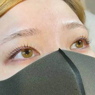 マツエク・マツパ ROW beaute所属・ROW beaute Sakiの眉毛・アイブロウイメージ