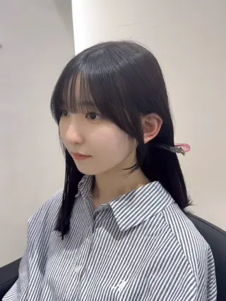 ミディアム カラー YUZU🎀顔まわり ×レイヤーカットのヘアスタイル