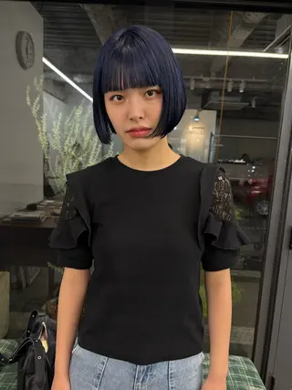 ショート カラー パーマ、ボブ、透明感 カラー、小須田ゆあのヘアスタイル