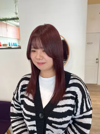 セミロング カラー Garland 表参道所属・ミディアムレイヤー/ 艶カラー🎀　emiのヘアスタイル