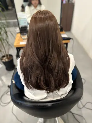 ロング カラー 山路 結花のヘアスタイル