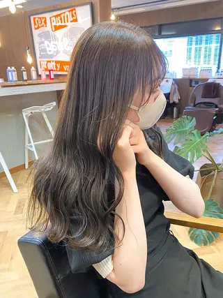 ロング カラー ハル🌸柔色/ ブリーチなし/艶髪のヘアスタイル