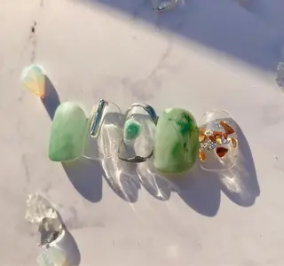 ネイル nail atelier AMBER所属・saori .の眉毛・アイブロウイメージ