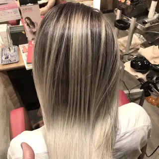 セミロング カラー AMI Hair  supply所属・髪質改善カラー 韓国風レイヤーのヘアスタイル