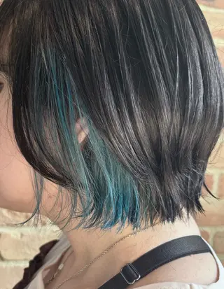 ショート カラー 古川 琴美のヘアスタイル