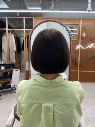 ショート カラー 鶴井 美空のヘアスタイル