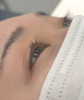 マツエク・マツパ 山木 花音のヘアスタイル