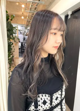 セミロング カラー 柔らかいヘアカラー 大成のヘアスタイル