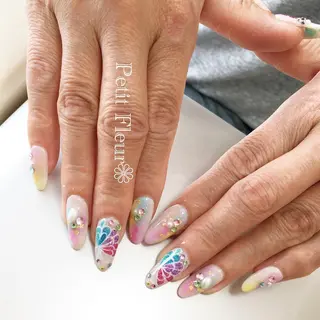 ネイル Petit Fleur所属・青柳 亜梨奈のマツエク・マツパデザイン