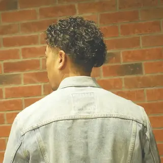 パーマ メンズ 横浜フェードカット 田嶋勇祐のヘアスタイル