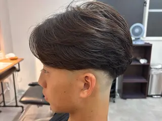 ショート パーマ メンズ 男に磨きをかけるフェ ードヘア👊🏼/森のヘアスタイル