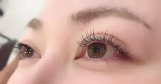 マツエク・マツパ 保子 祐里香のヘアスタイル