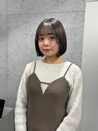 ショート 切りっぱなしボブ レイヤー/縮毛矯正のヘアスタイル