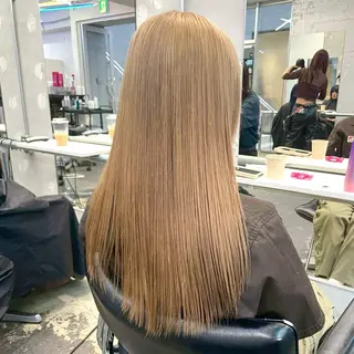 セミロング 艶髪ハイトーン /髪質改善✨レオンのヘアスタイル