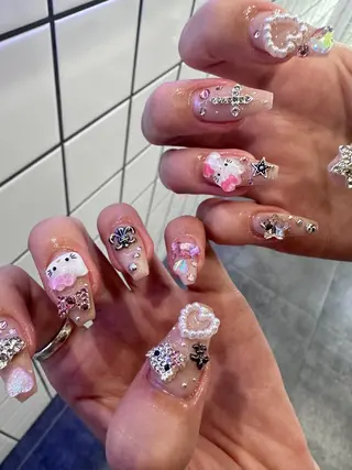 ネイル ♱˖⁺ 𝒎𝒐𝒑𝒊 ⁺のネイルデザイン