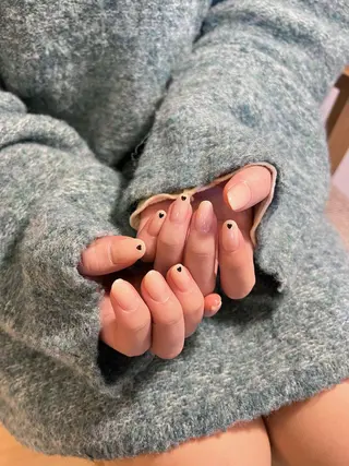 ミディアム each所属・𝐞𝐚𝐜𝐡 nanami🩰のネイルデザイン