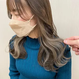 セミロング カラー しゅうさん🍝 麻田秀太郎のヘアスタイル