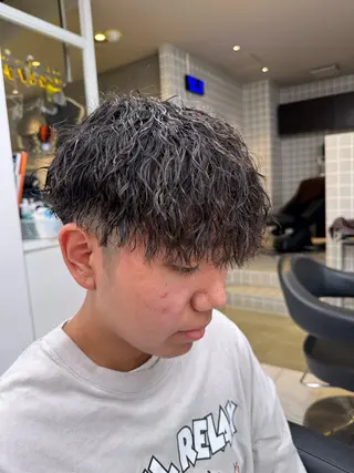 ショート パーマ ヘアアレンジ メンズ 艶カラー の達人のヘアスタイル