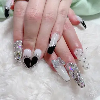 ネイル The Best Beauty受付担当のヘアスタイル