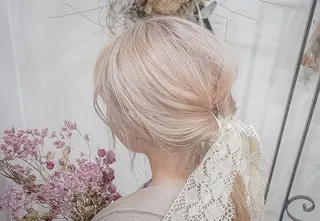 ロング カラー Armoire所属・安藤悠里/ハイトーン /デザインカラーのヘアスタイル