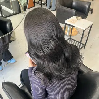 セミロング カラー MaisonHALU 梅木琉衣のヘアスタイル