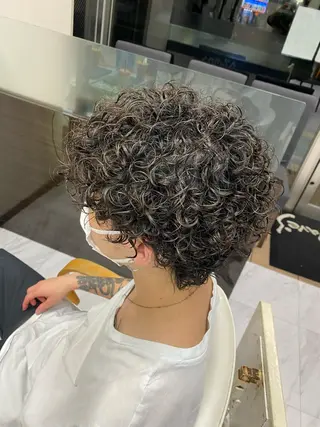 ショート パーマ メンズ 🌴パーマオタク🌴 長谷川　諒佑🌈のヘアスタイル