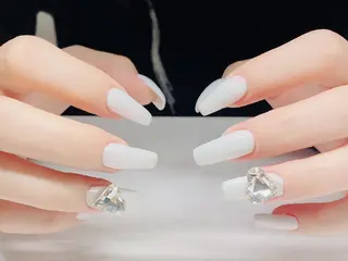 ネイル 13日3980円‼️ マグもデザインも◎のネイルデザイン