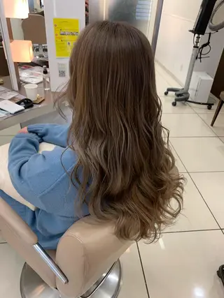 ロング カラー 羽エクステ🩷 🤍まき🤍のヘアスタイル