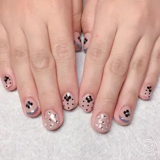 ネイル THECOLORS所属・近貞 莉奈のネイルデザイン