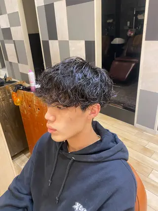 ミディアム パーマ メンズ 新宿メンズパーマ ヨモギダのヘアスタイル