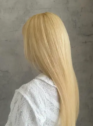 ロング カラー Moe by aria所属・飯田 冴のヘアスタイル