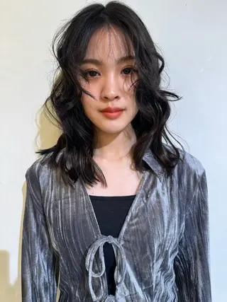 セミロング ブリーチカラー🎀 韓国風/寺門美優のヘアスタイル