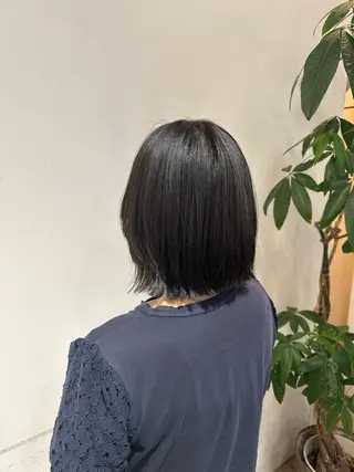 ミディアム 垣内 奈緒のヘアスタイル