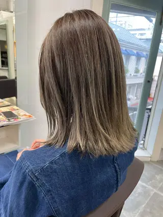 ミディアム カラー 平 ちひろのヘアスタイル